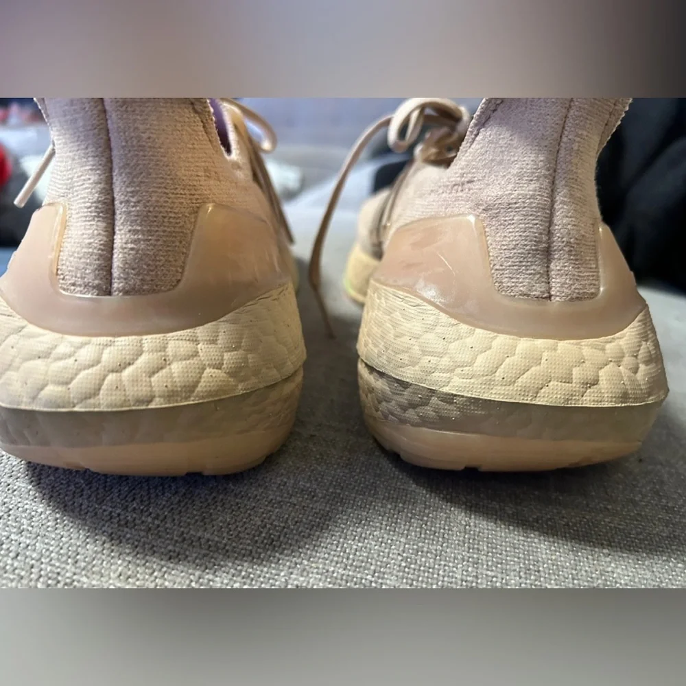 Adidas ultraboost Women’s Shoes Size 9.5 Taupe - Picture 9 of 14